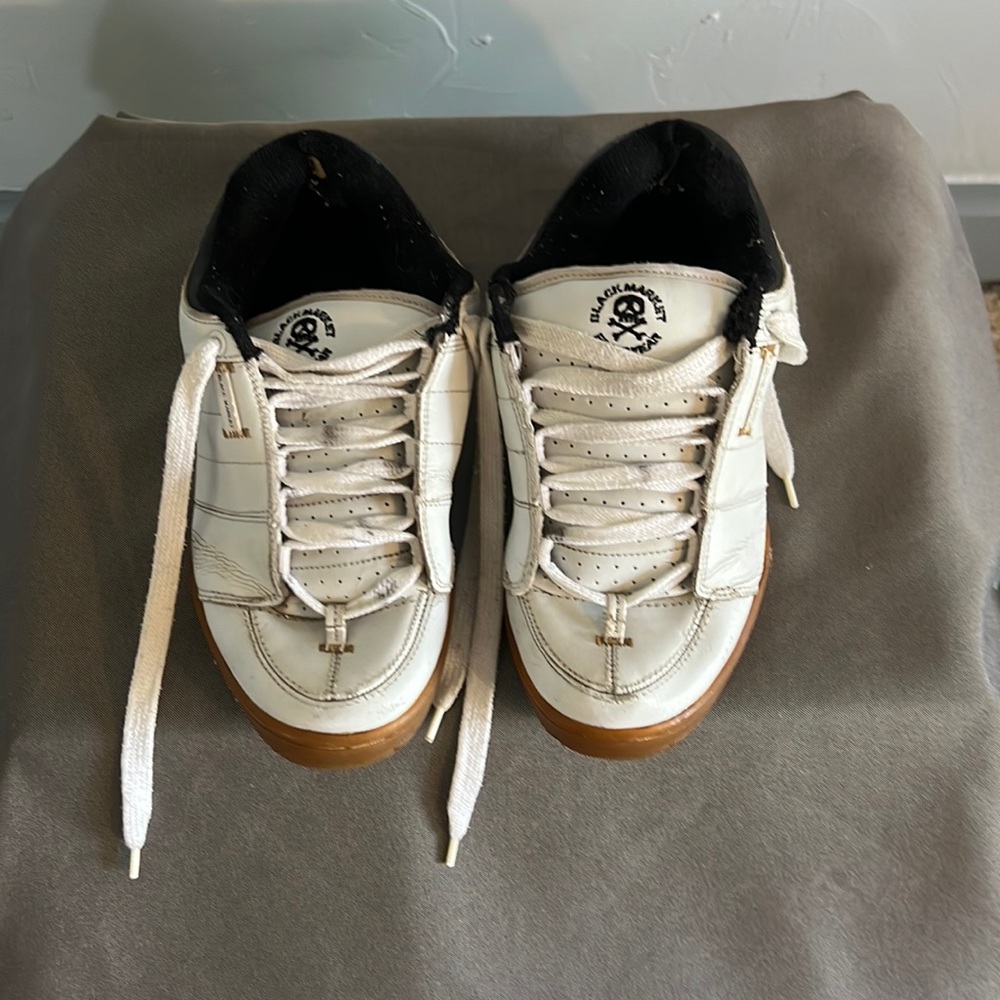 Black market shoes, upper leather size 37 US 7